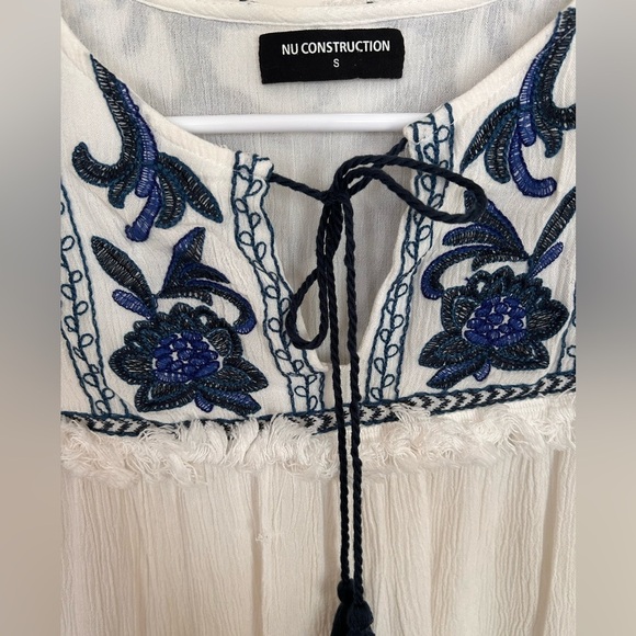 Nu Construction Boho Embroidered White and Blue Blouse Size Small - Picture 2 of 11